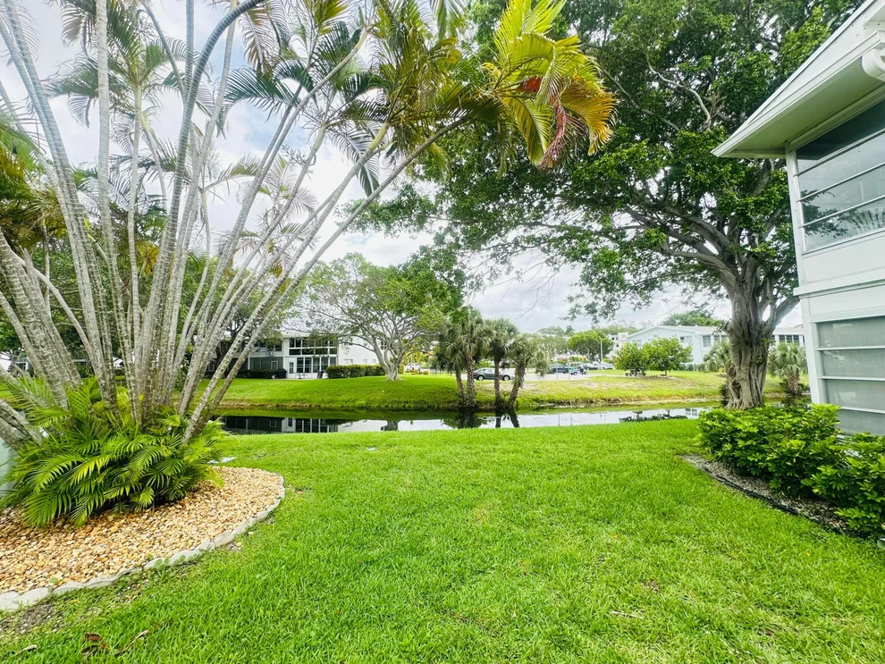 Unit for sale at 86 Markham E, Deerfield Beach, FL 33442