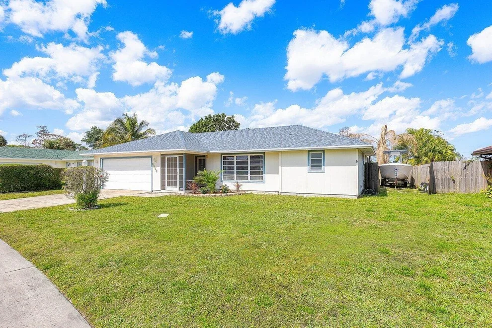 Unit for sale at 2538 Canterbury Drive S, Riviera Beach, FL 33407