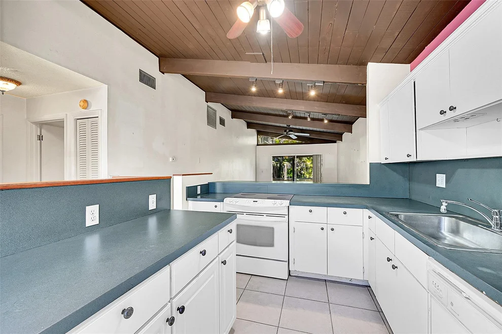 Unit for sale at 235 Briarwood Circle, Hollywood, FL 33024