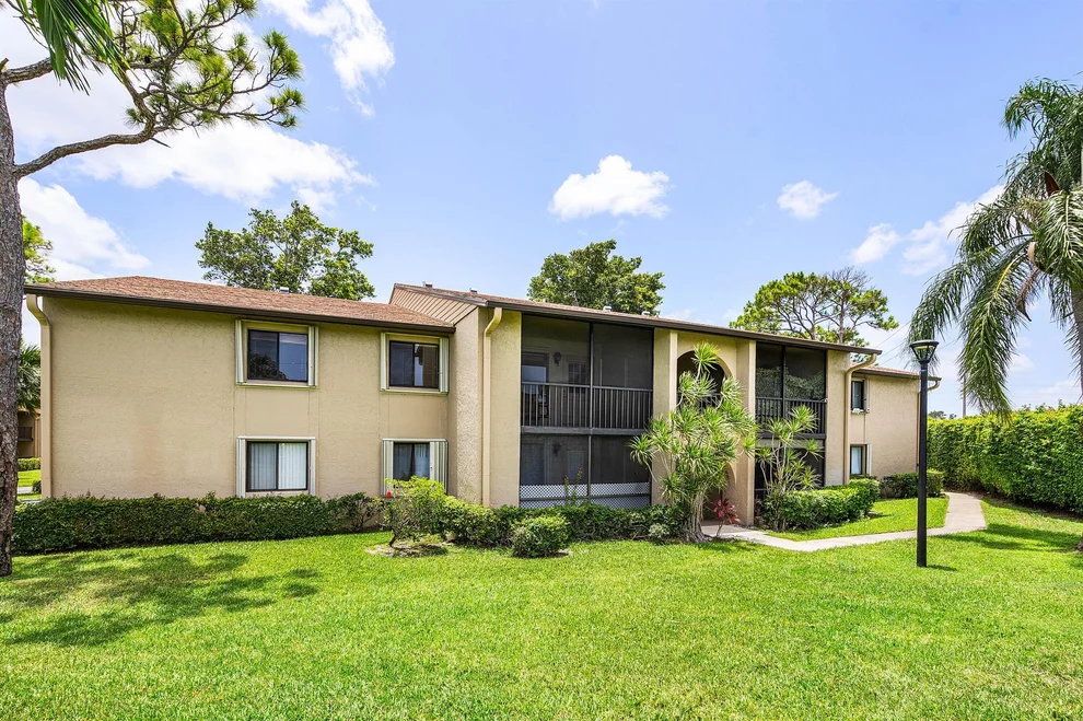 Unit for sale at 521 Shady Pine Way, Greenacres, FL 33415