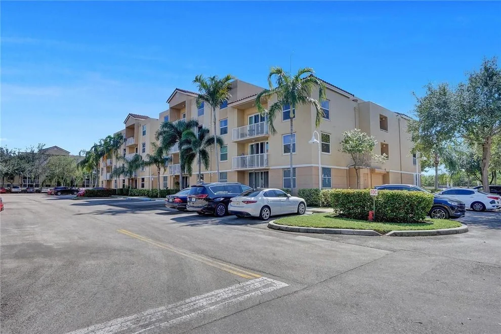 Unit for sale at 509 E Sheridan, Dania Beach, FL 33004