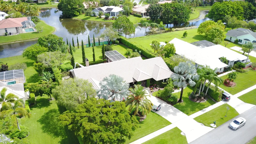 Unit for sale at 15540 Meadow Wood Drive, Wellington, FL 33414