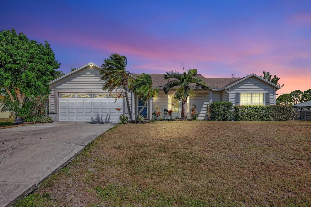 Unit for sale at 405 SW Saginaw Avenue, Port St Lucie, FL 34953