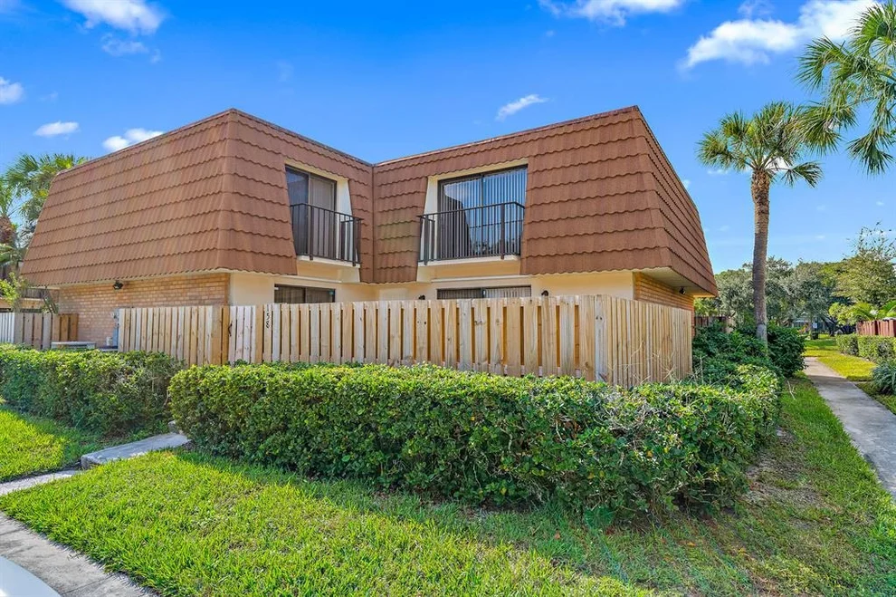 Unit for sale at 158 Heritage Way, West Palm Beach, FL 33407