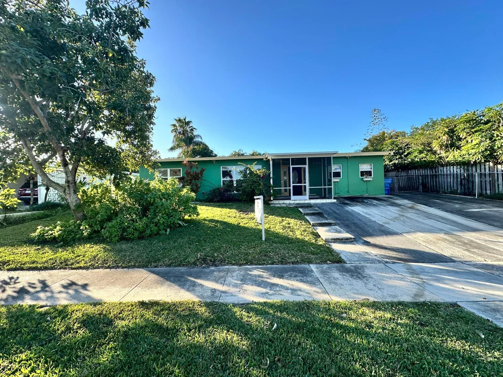Unit for sale at 1014 W Broward Street, Lantana, FL 33462