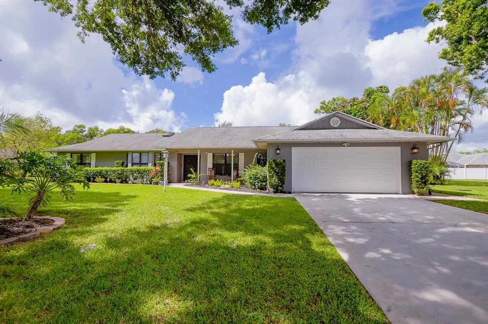 Unit for sale at 2530 NE Pinecrest Lakes Boulevard, Jensen Beach, FL 34957