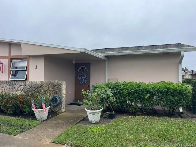 Unit for sale at 2727 Dudley Drive W, West Palm Beach, FL 33415