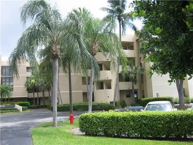 Unit for sale at 5850 Camino Del Sol, Boca Raton, FL 33433
