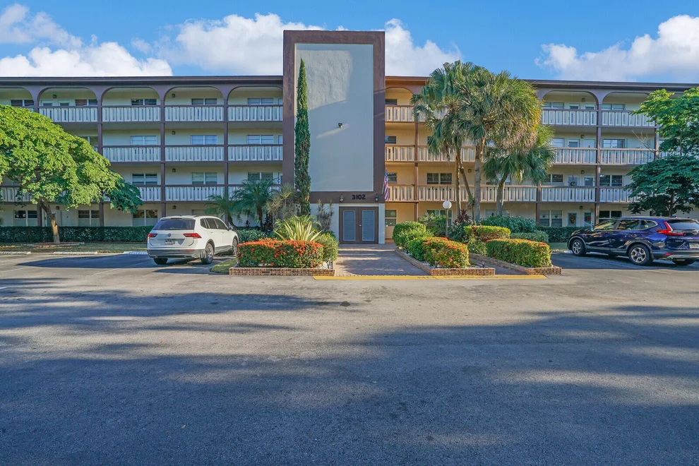 Unit for sale at 3102 Portofino Point, Coconut Creek, FL 33066