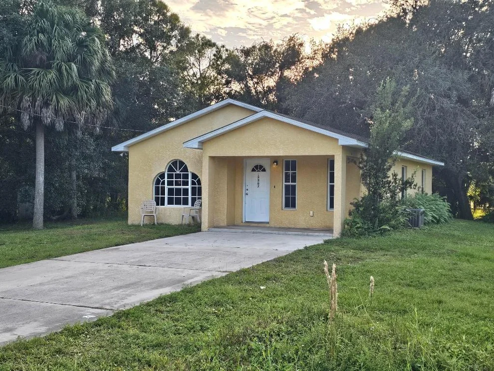Unit for sale at 3307 NW 39th Avenue, Okeechobee, FL 34972