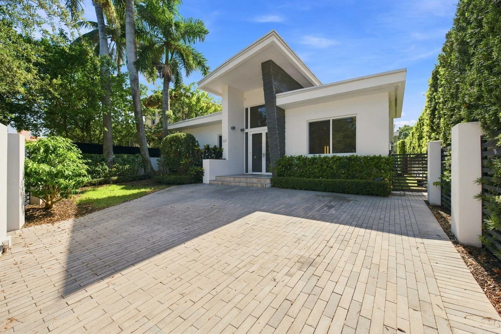 Unit for sale at 121 S GORDON Road, Fort Lauderdale, FL 33301