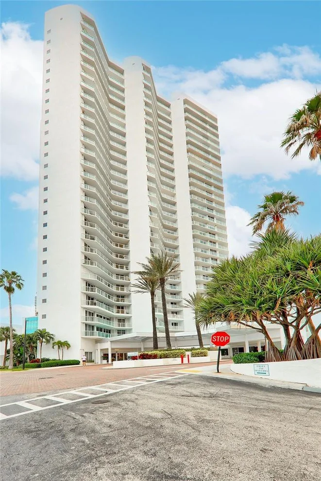 Unit for sale at 16425 Collins Avenue, Sunny Isles Beach, FL 33160