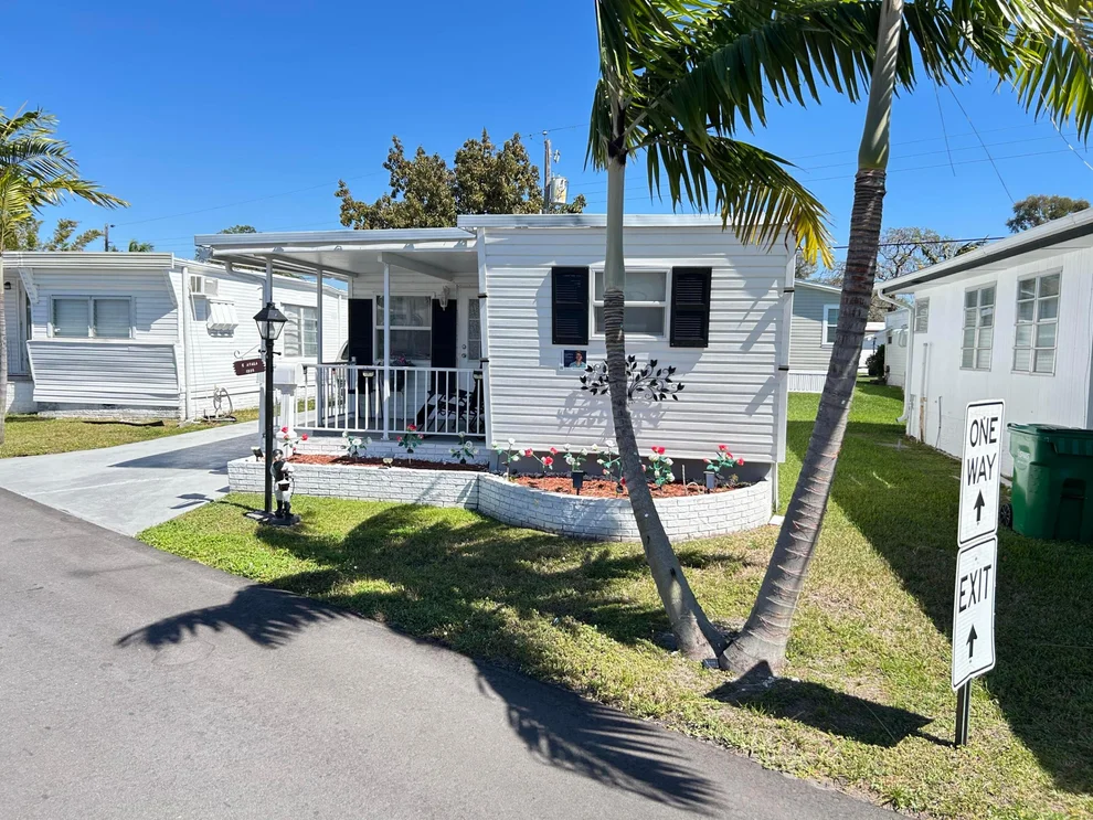 Unit for sale at 1325 S 33 Road, Hollywood, FL 33021