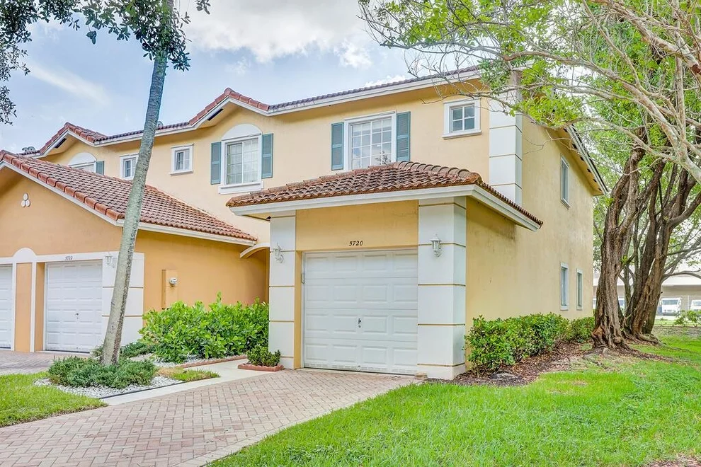 Unit for sale at 5720 Tuscany Way, Tamarac, FL 33321