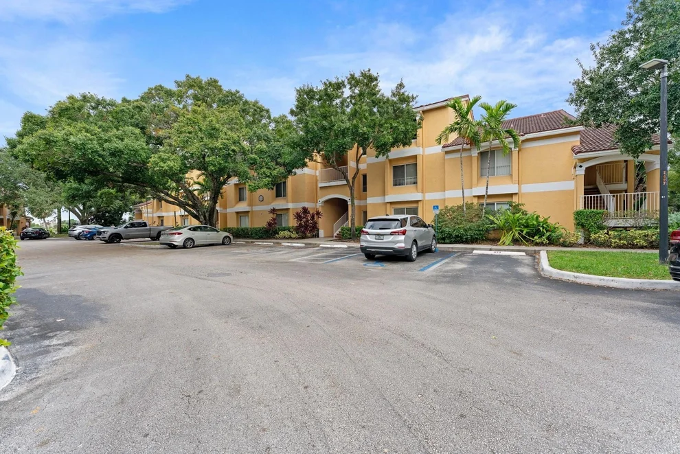 Unit for sale at 2627 NW 33rd Street, Oakland Park, FL 33309
