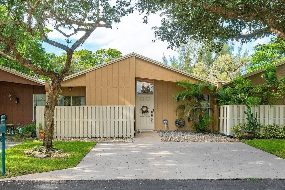 Unit for sale at 22305 Misty Woods Way, Boca Raton, FL 33428