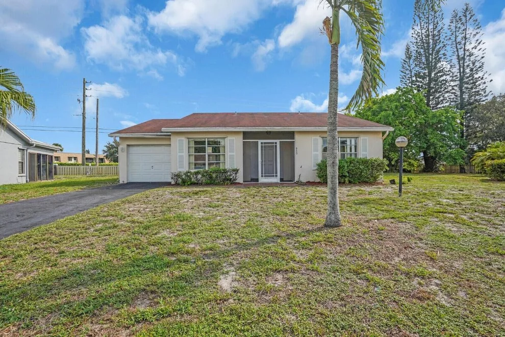 Unit for sale at 6113 Rainbow Circle, Greenacres, FL 33463