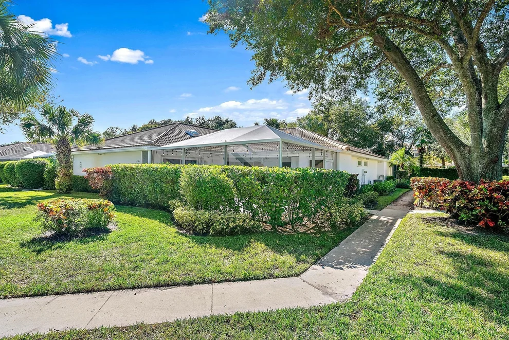 Unit for sale at 8602 Chapman Oak Court, Palm Beach Gardens, FL 33410