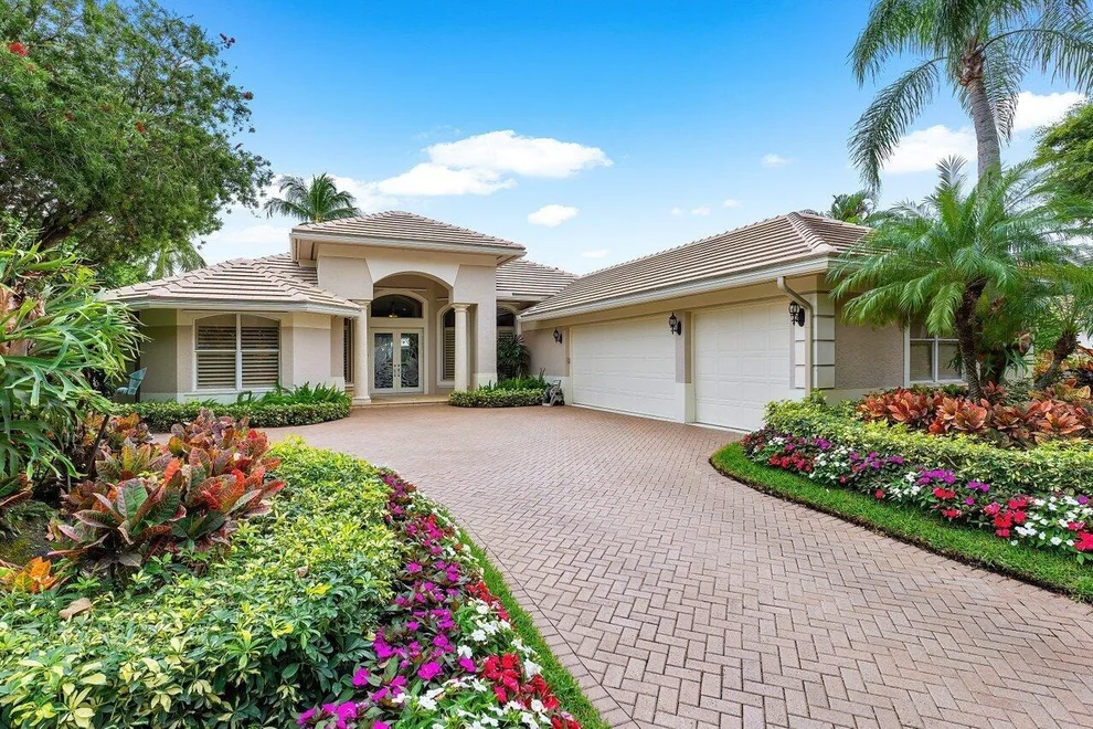 Unit for sale at 3 Bermuda Lake Drive, Palm Beach Gardens, FL 33418