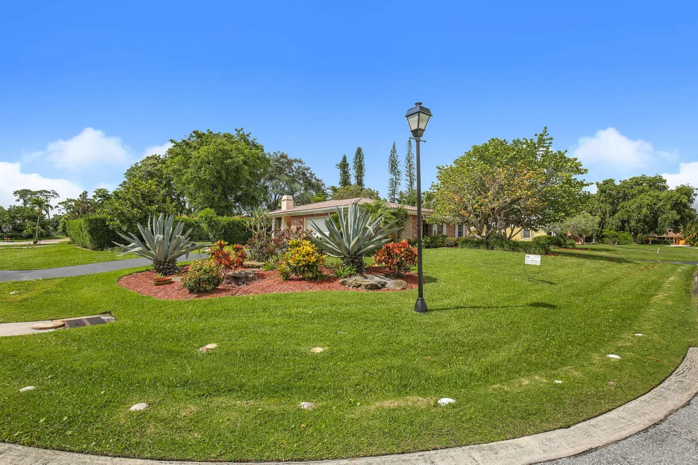 Unit for sale at 441 N Country Club Drive, Atlantis, FL 33462