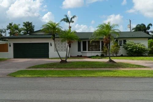 Unit for sale at 5541 SW 7th Street, Plantation, FL 33317