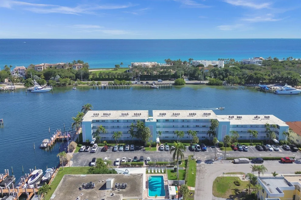 Unit for sale at 2772 NE 30th Avenue, Lighthouse Point, FL 33064