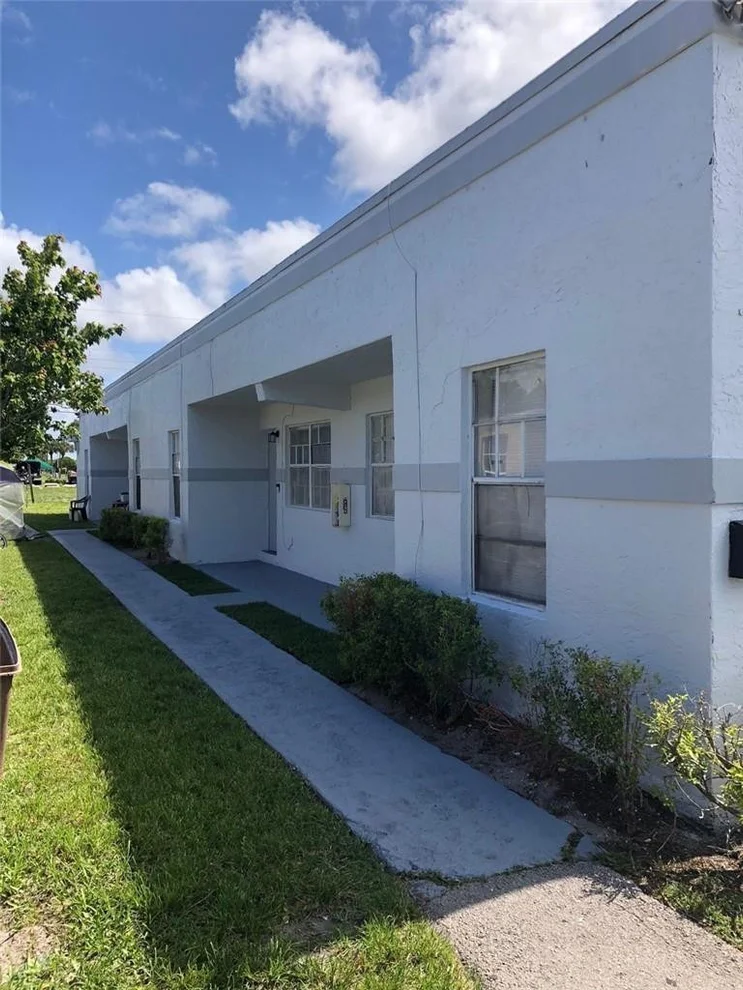 Unit for sale at 272 SW 3rd Street, Deerfield Beach, FL 33441