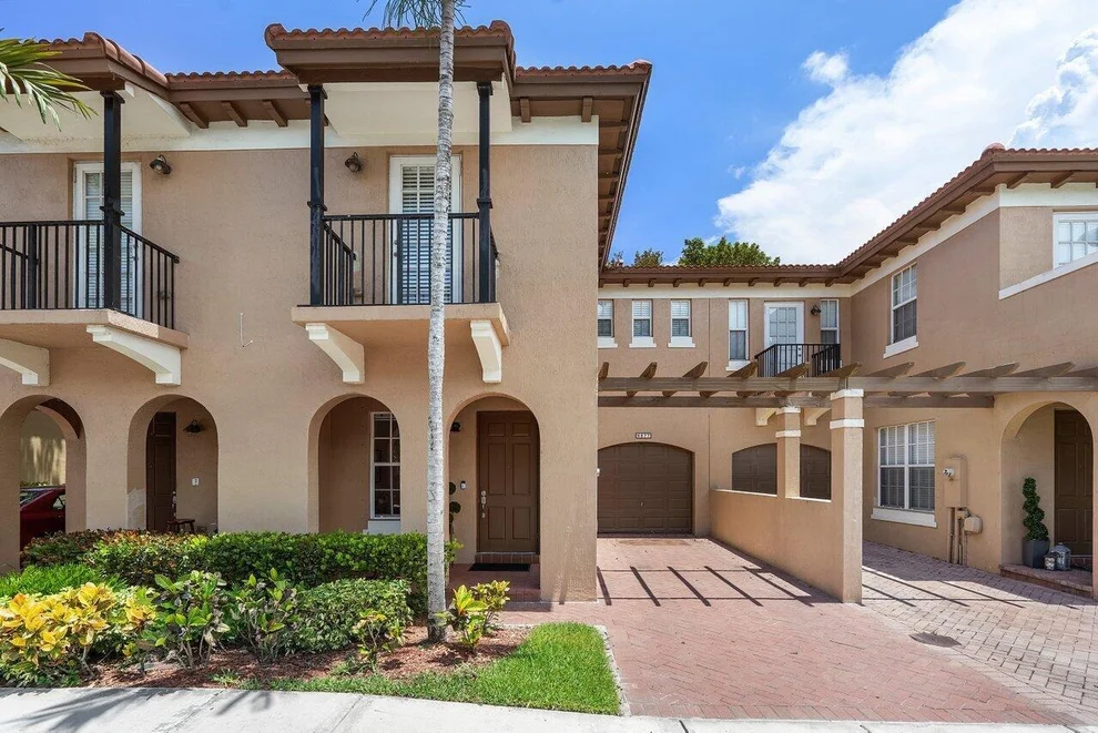 Unit for sale at 6877 Julia Gardens Drive, Coconut Creek, FL 33073