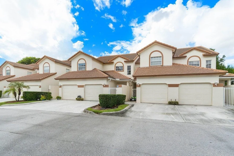 Unit for sale at 12574 Shoreline Drive, Wellington, FL 33414