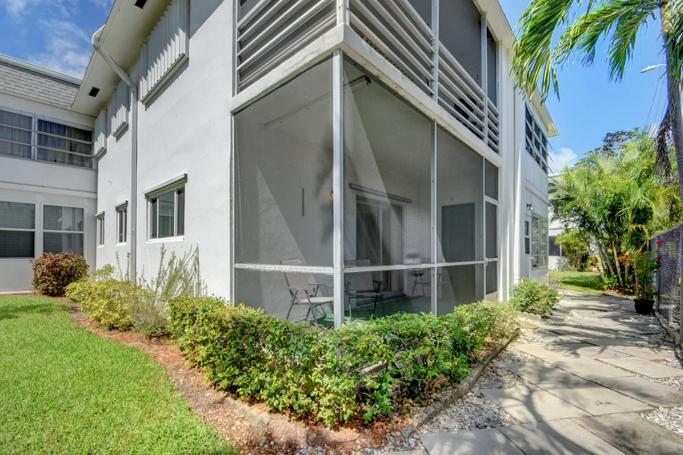 Unit for sale at 3360 Lake Osborne Drive, Lake Worth Beach, FL 33461