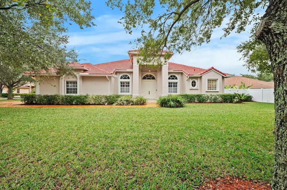Unit for sale at 6261 SW 21st Street, Plantation, FL 33317