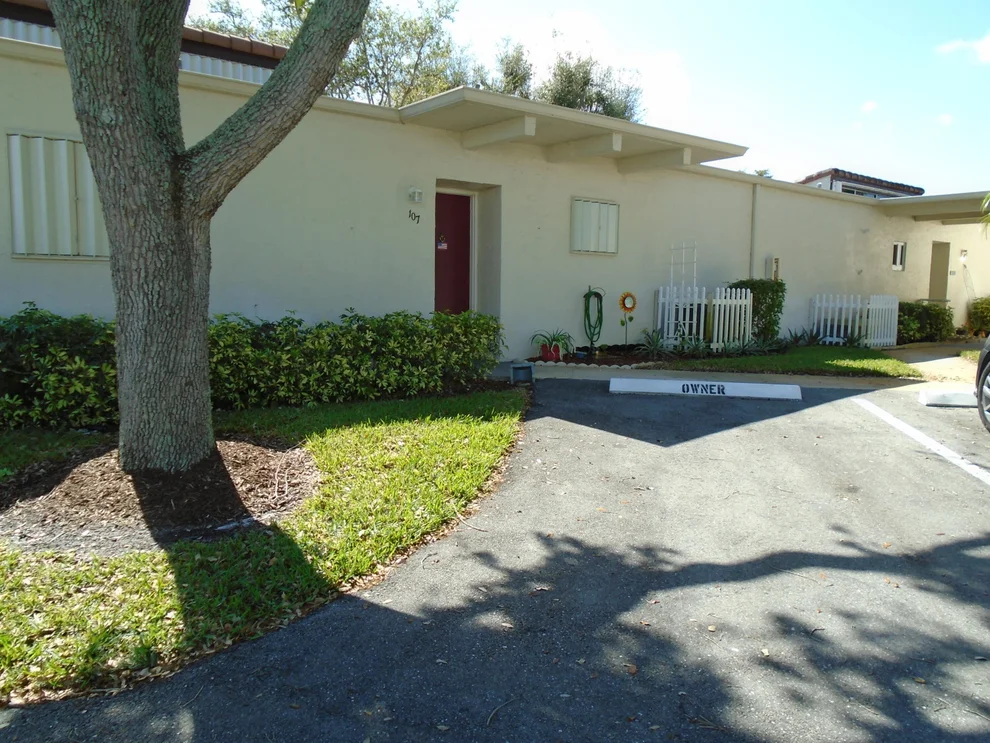 Unit for sale at 2671 Boundbrook Boulevard, Palm Springs, FL 33406