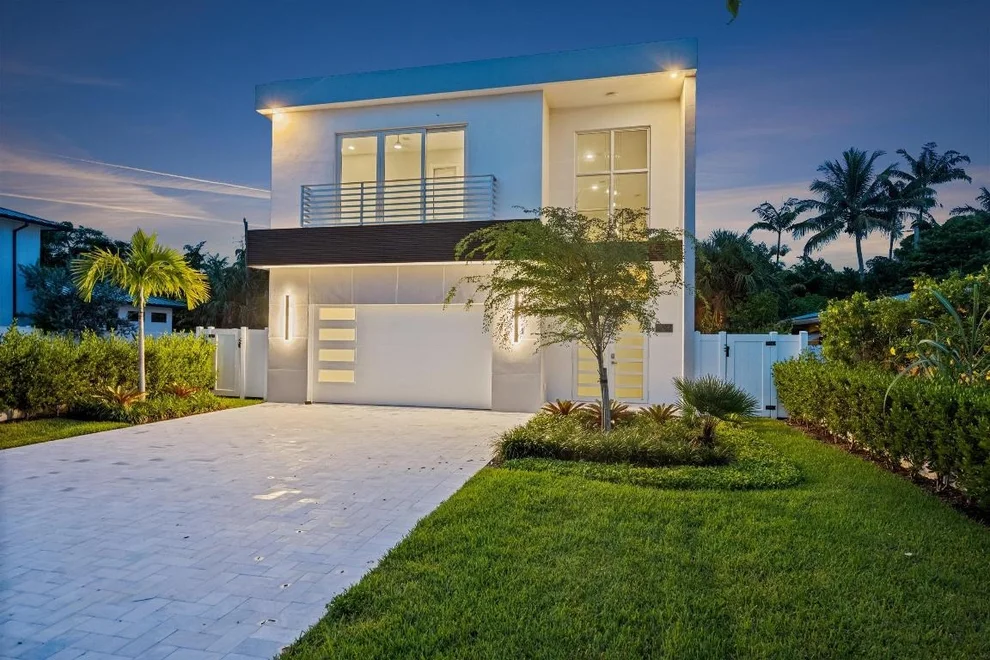 Unit for sale at 827 N Lake Avenue, Delray Beach, FL 33483