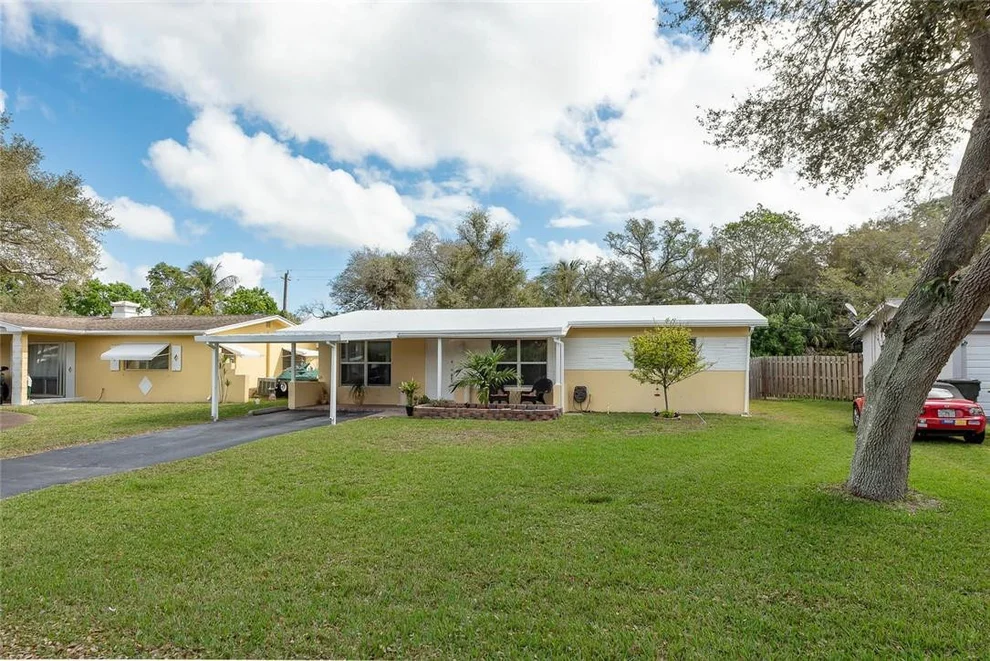 Unit for sale at 4940 SW 29th Avenue, Fort Lauderdale, FL 33312