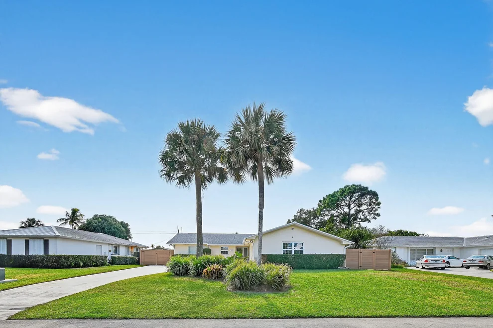 Unit for sale at 3790 Dogwood Avenue, Palm Beach Gardens, FL 33410