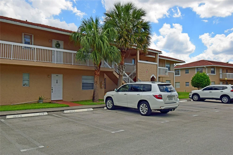 Unit for sale at 9942 Twin Lakes Drive, Coral Springs, FL 33071