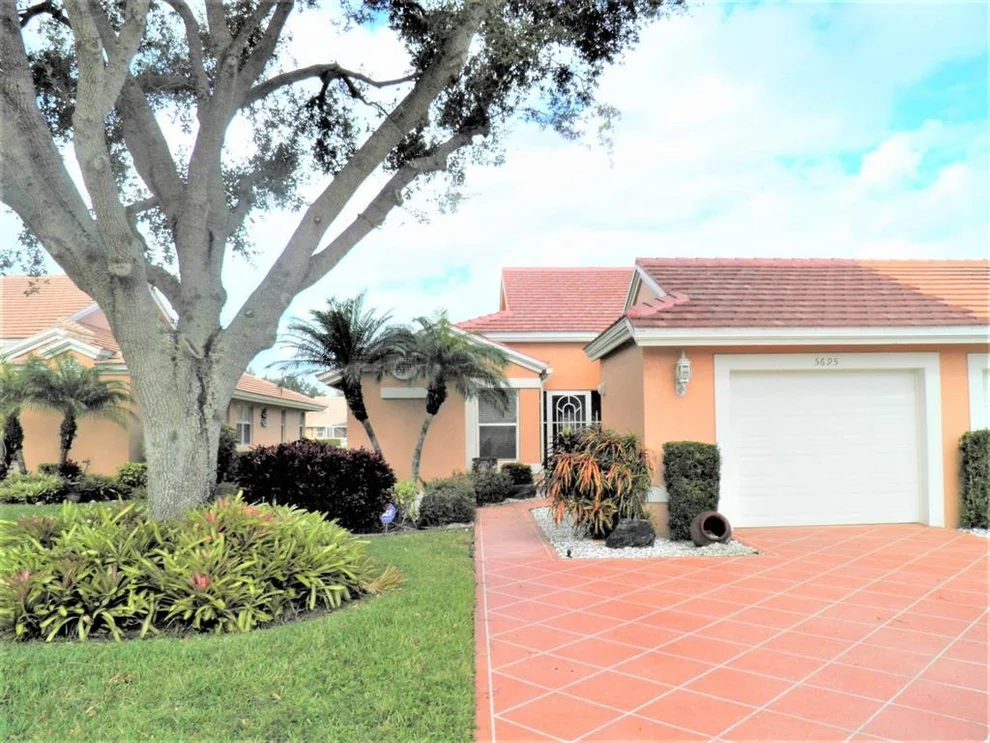 Unit for sale at 5695 Royal Lake Circle, Boynton Beach, FL 33437