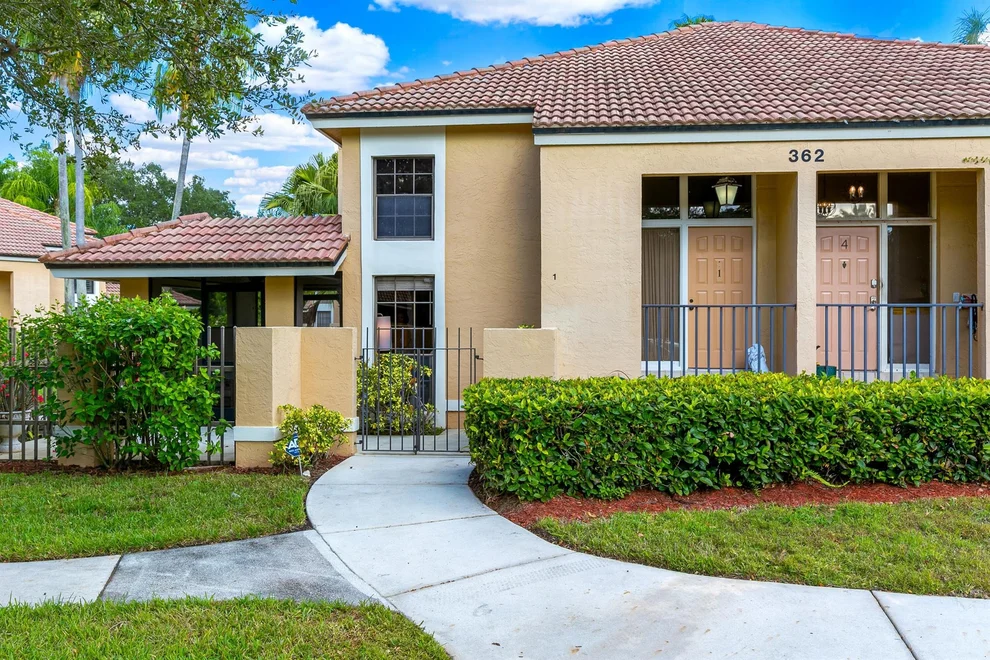 Unit for sale at 362 Prestwick Circle, Palm Beach Gardens, FL 33418