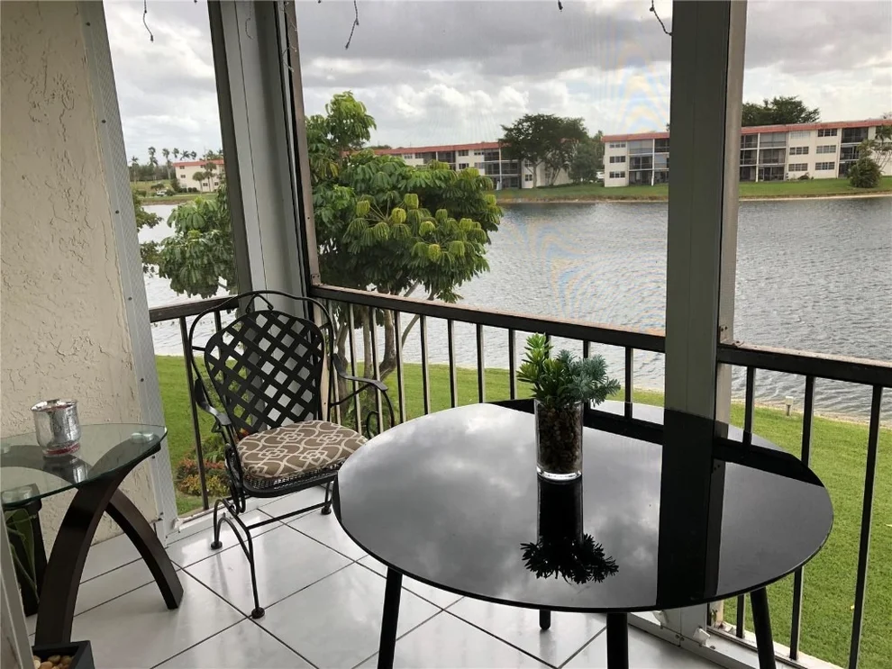 Unit for sale at 9500 N Hollybrook Lake Drive, Pembroke Pines, FL 33025