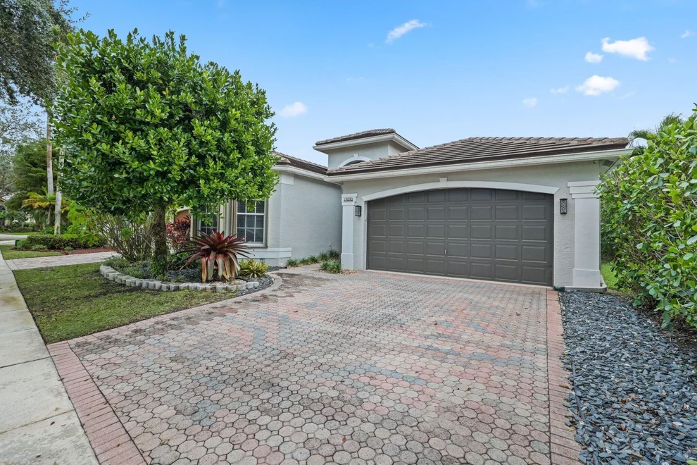 Unit for sale at 19090 Skyridge Circle, Boca Raton, FL 33498