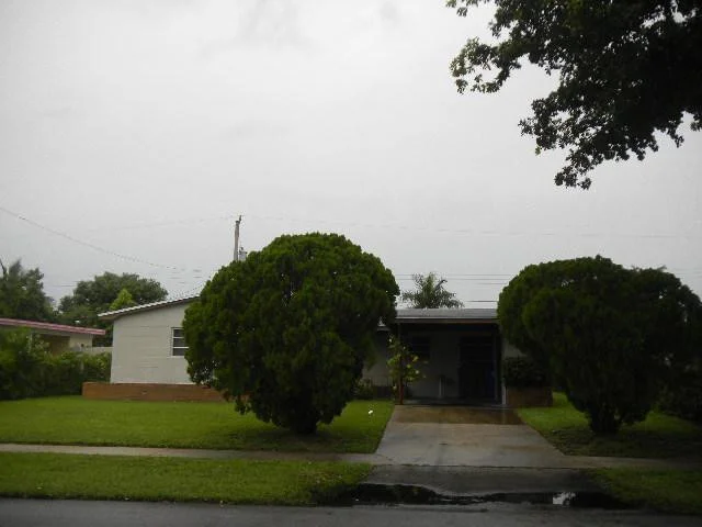Unit for sale at 1000 NW 74th Way, Hollywood, FL 33024