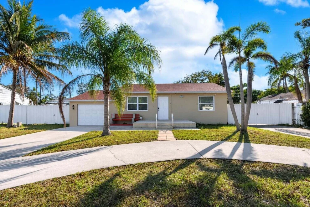 Unit for sale at 3914 Serubi Avenue, Palm Springs, FL 33461