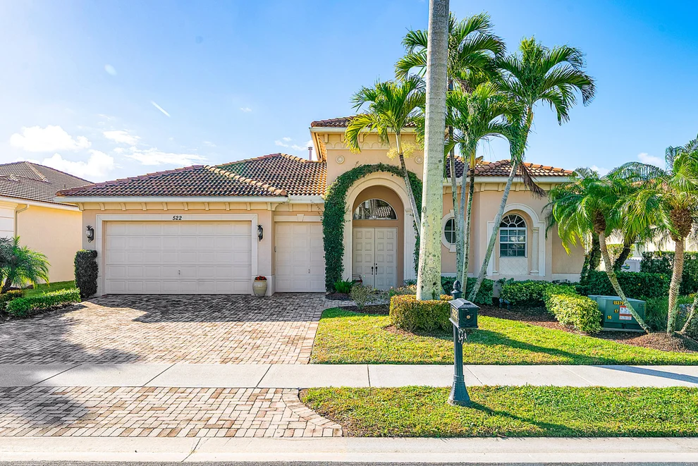 Unit for sale at 522 Les Jardin Drive, Palm Beach Gardens, FL 33410