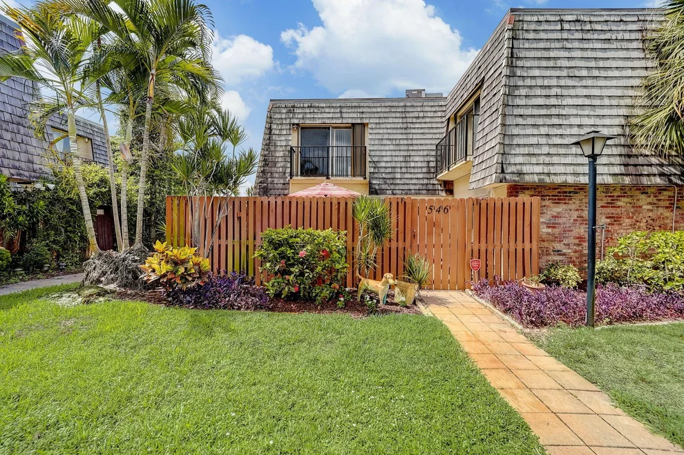 Unit for sale at 546 SE 27th Way, Boynton Beach, FL 33435