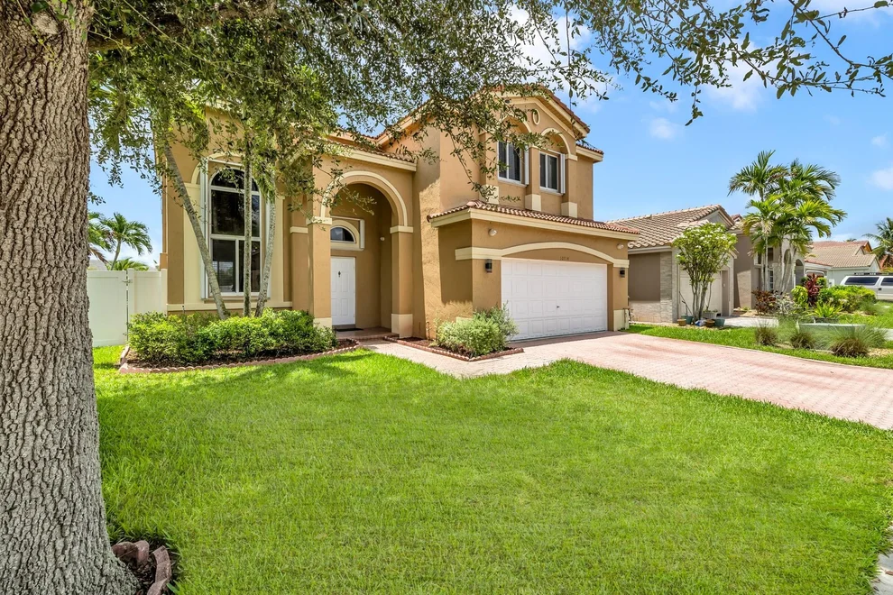 Unit for sale at 10714 SW 17th Place, Davie, FL 33324