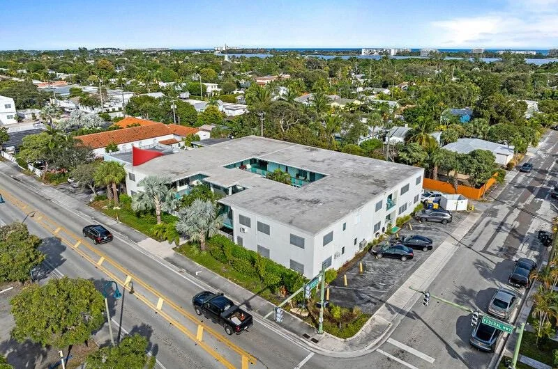 Unit for sale at 702 N Federal Highway, Lake Worth Beach, FL 33460