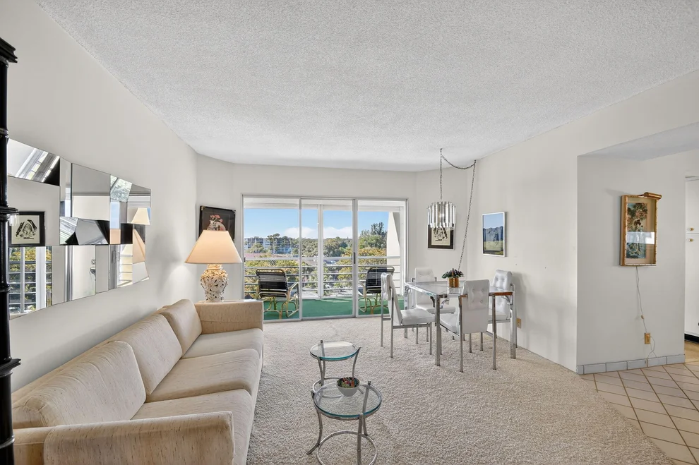 Unit for sale at 3590 Via Poinciana, Lake Worth, FL 33467