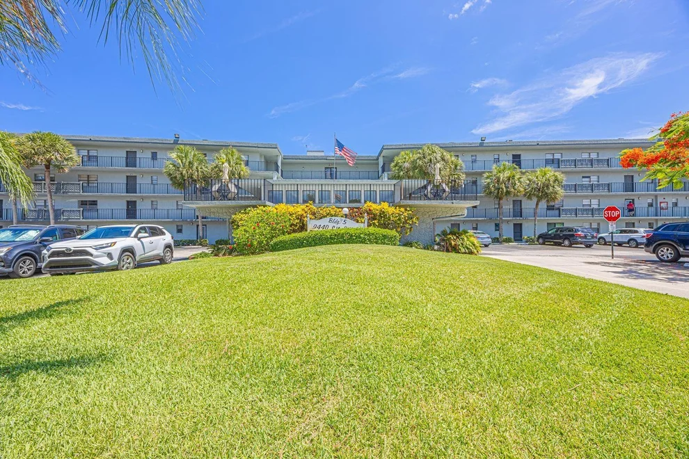 Unit for sale at 9440 SW 8th Street, Boca Raton, FL 33428