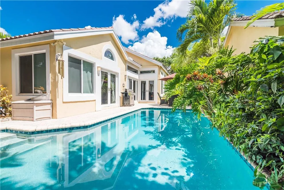 Unit for sale at 10116 NW 4th Street, Plantation, FL 33324