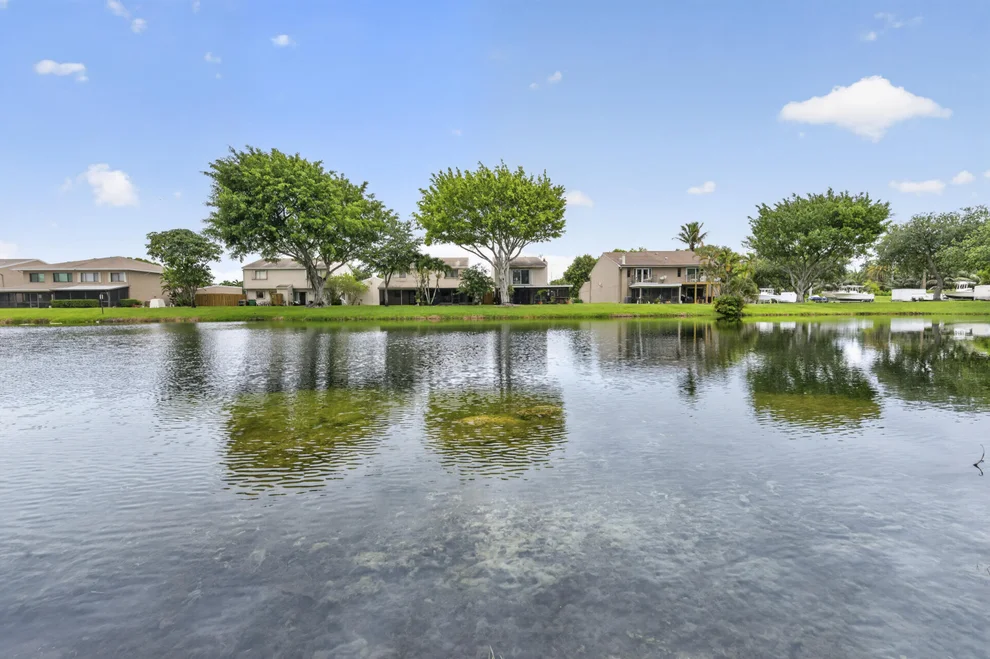 Unit for sale at 5182 S University Drive, Davie, FL 33328